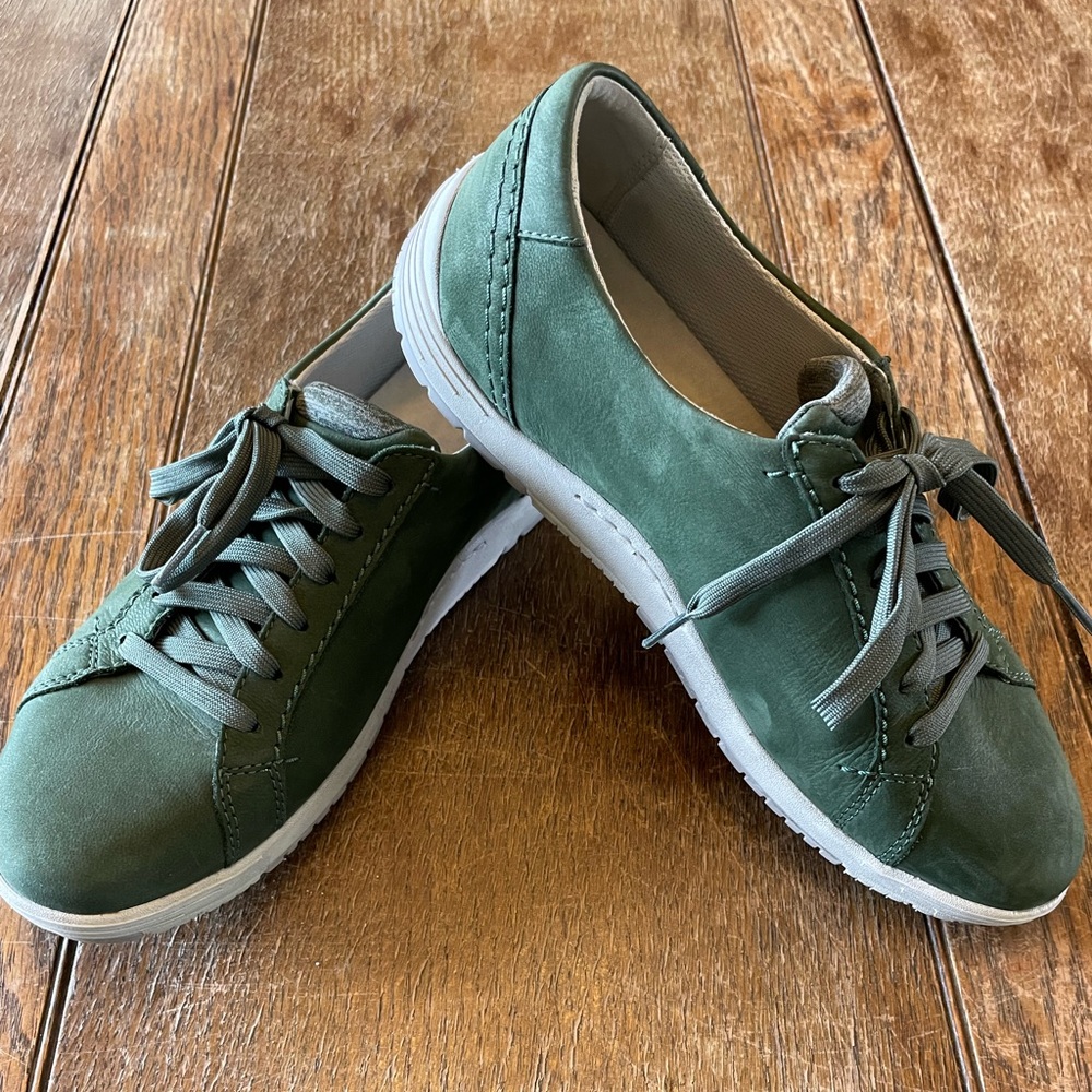 GUC Dansko Sneakers